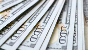 Nebraska raised its minimum wage to $13.50 but tipped workers and rising costs leave many still struggling 46 Depositphotos 206975926 XL 1