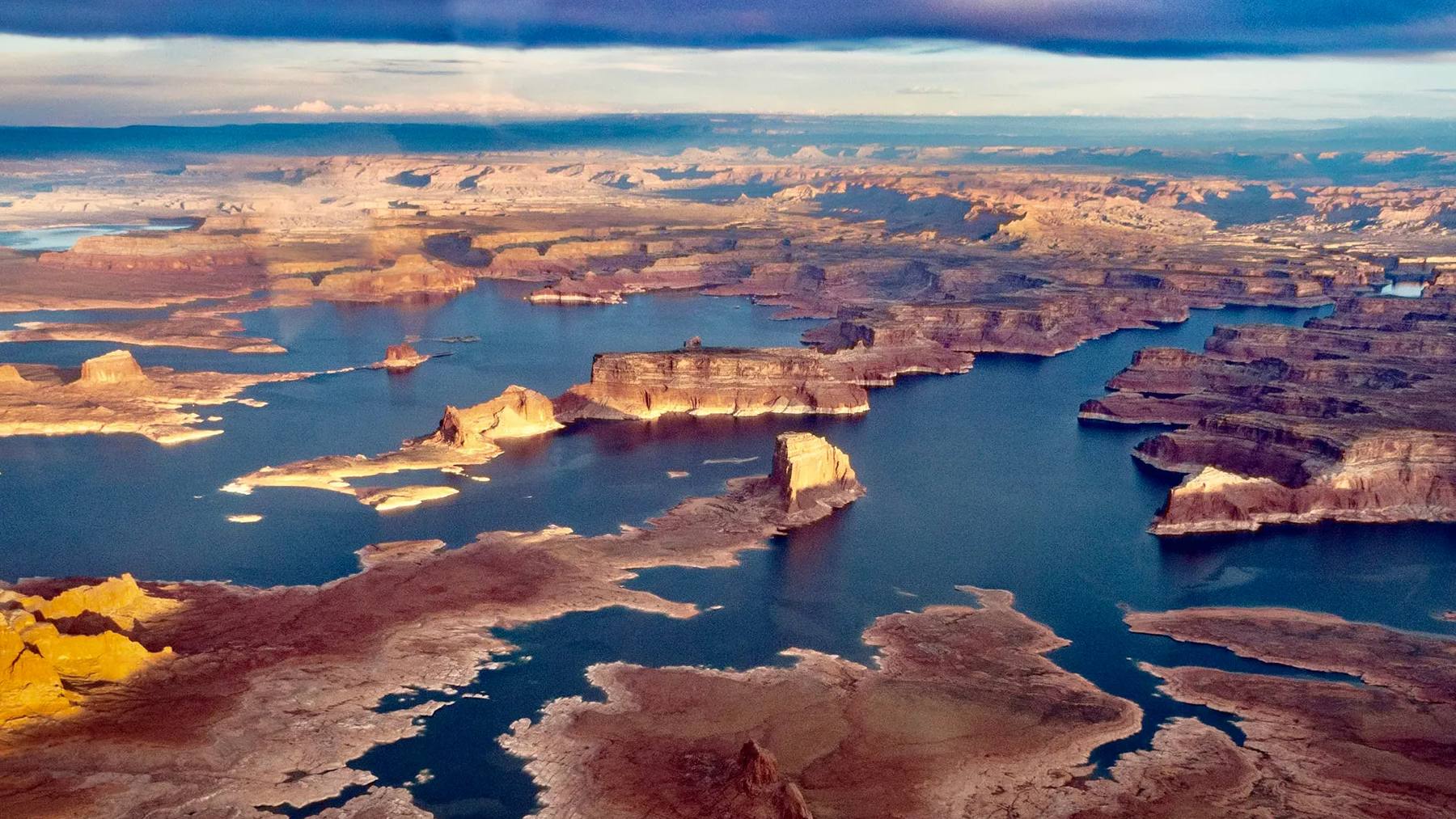 Unveiling Earth's Hidden Treasure: The Rise of Hydrogen from Below