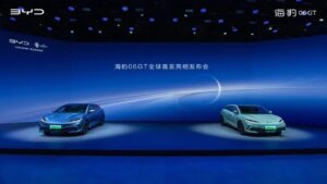 BYD's 1,086 hp Han L sedan delivers 701 km of range and charges to full in 24 minutes 21 China's new car