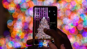 NYC urges pedestrians to wear bright clothes and reduces speed limits to cut end-of-year traffic collisions 27 NYC urges pedestrians to wear brighter clothes