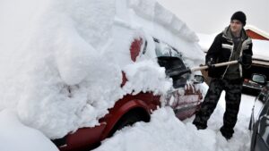 Tesla urges drivers to prepare their vehicles for winter before it is too late 4 Car Winter