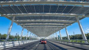 Scientists say roads could one day power much of the world — and the secret lies hidden above your head, not under your tires 33 Roads solar panels tunnel