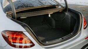People use their cars every day, and most ignore it: experts warn this could "save your life" 2 Drivers use car but ignore this