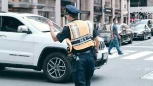 They didn’t “play fair”: New Yorkers risk losing licenses even as "good drivers" 3 New york police