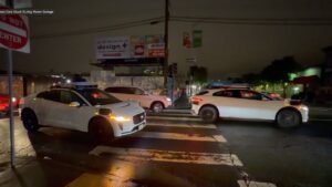 A driverless taxi froze in the middle of a San Francisco street, and a dozen more rolled up behind it like a “polite” traffic jam 8 Waymo car street