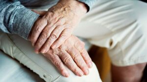For decades, scientists thought aging brains only decline — Now a study shows super-agers' neurons simply work differently 44 Superager brains decline differently
