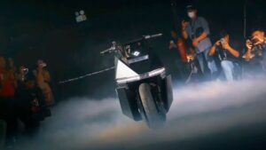 Spacecraft now keep a motorcycle upright — and the startup behind it is about to start mass production 43 OMOWAY