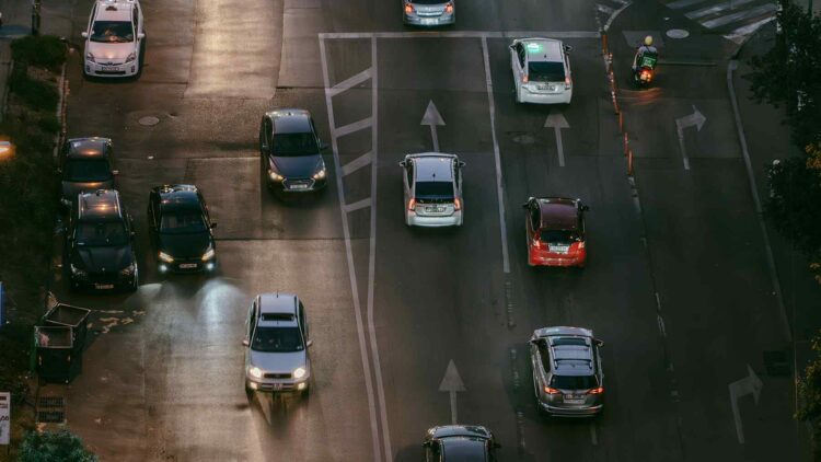 14. INTERNAL Georgia says 68 percent of driver s license customers still show up in person — and it wants that to change