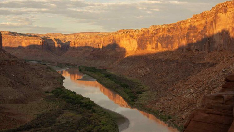 For 150 years, people believed a river in Utah was flowing uphill until scientists uncovered the real explanation 1 River flowing uphill in Utah for decades