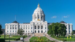 Minnesota Senate says "enough is enough": After 12,000 deaths a year, the state may limit speed directly inside cars 31 Minnesota Senat