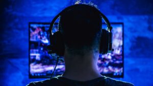 Doctors once believed the adult brain was finished growing at a certain age, and the man who stayed up until 6am playing video games using only his thoughts just showed them something no one fully expected 7 close-up of a glowing neuron branching outward, illustrating brain neuroplasticity, doctors once believed