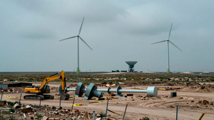 In Texas, Colorado, and Washington, 155 wind projects have been put on hold because the Pentagon fears their turbines could interfere with military radars and make missiles harder to detect 1 imagen prueba
