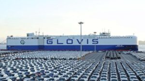 A ship carrying 10,800 cars across 14 decks just set sail as the world's largest car carrier, and the floating parking structure inside it is something almost nobody on the shore ever imagines 25 world's largest car carrier ship moored at port at golden hour