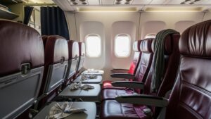 A Boeing 777 sat on the Athens tarmac for 3 hours without air conditioning, and the 100 degree cabin revealed a rule almost no passenger knows is missing from aviation law 30 wide-body jet cabin interior on tarmac showing a 100-degree cabin with no air conditioning