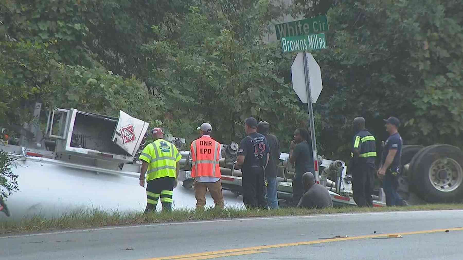 A tanker carrying 7,500 gallons of diesel overturned on a suburban Georgia road above a storm drain, and testing afterward found no contamination in the lake and river below 1 overturned diesel tanker beside a storm drain grate on a DeKalb County road, tanker carrying 7