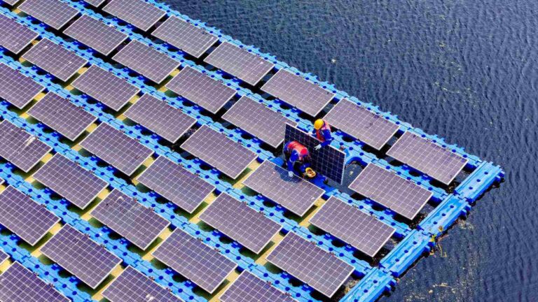 floating solar panels