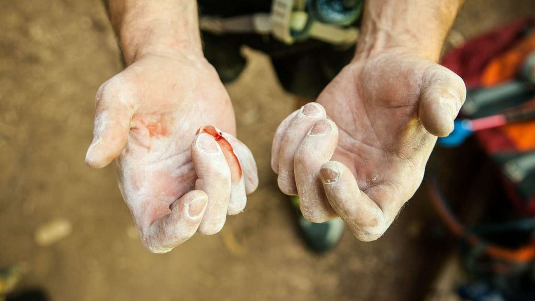 Climbers using gymnastic chalk hung from a climbing hold for roughly 14 seconds longer than they did with bare hands, yet the friction between their fingers and the plastic did not measurably change