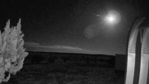 A doorbell camera near Scottsdale caught a fireball flaring green for over a hundred miles, and cameras across Arizona recorded the same object breaking apart 10 Turquoise green fireball streaking across the dark Arizona desert sky before dawn, fireball flaring green