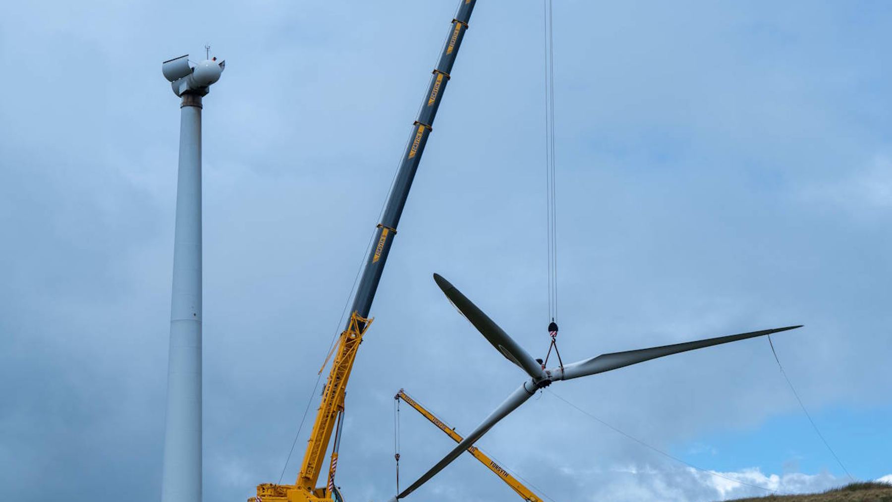 Crews dismantled the 26 turbines of Scotland’s first commercial wind farm near Douglas, and a later review found that 99.9 percent of the material was recycled or reused rather than landfilled