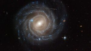Volunteers found over 1,000 uncatalogued asteroid trails in 37,000 Hubble images 39 Hubble
