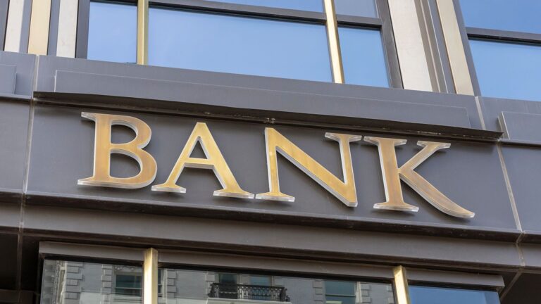 November begins with mass bank closures