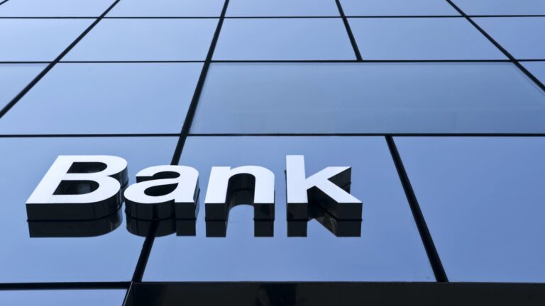 Major UK bank to shut 284 locations