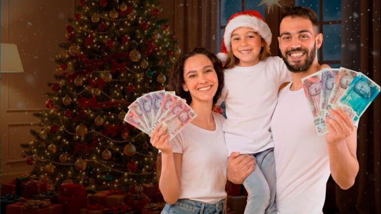 DWP pays families £1,000 before Christmas