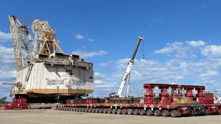 Jacking towers raising a dragline above the mine floor