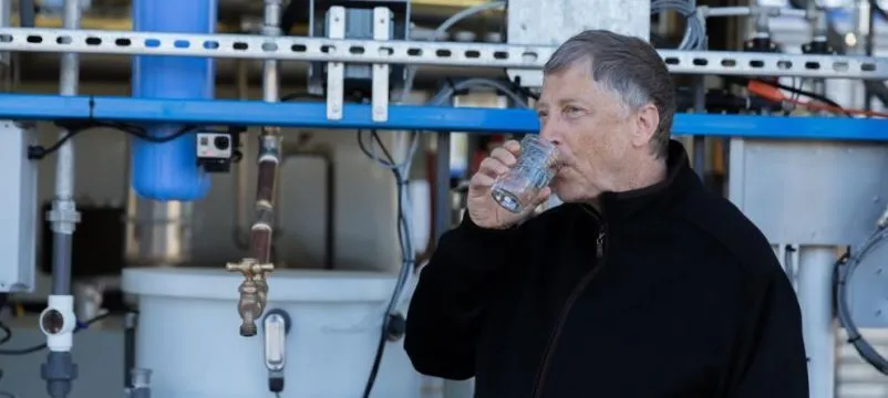 Una máquina transforma las heces humanas en electricidad y agua potable