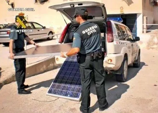 Triste noticia en España: Primer detenido en Avila por tener placas fotovoltaicas para autoconsumo 6 Triste noticia en España: Primer detenido en Avila por tener placas fotovoltaicas para autoconsumo