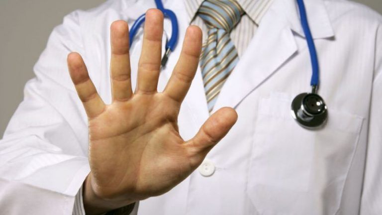 Cinco grandes médicos británicos, contra las farmacéuticas: "Causan miles de muertes" 7 Cinco grandes médicos británicos, contra las farmacéuticas: «Causan miles de muertes»