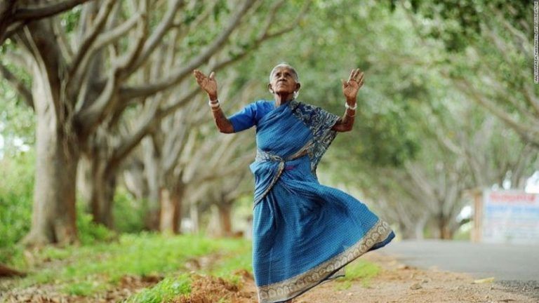 A ella le dijeron que no podía tener hijos así que decidió plantar árboles a lo largo de la India 9 A ella le dijeron que no podía tener hijos así que decidió plantar árboles a lo largo de la India