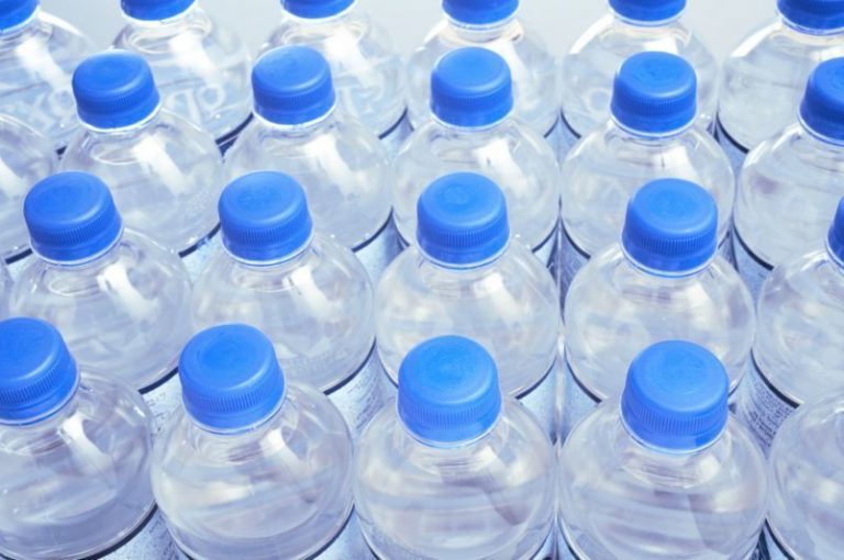MEDIO AMBIENTE Consejos para reducir el uso de plástico en la vida diaria 3 MEDIO AMBIENTE Consejos para reducir el uso de plástico en la vida diaria