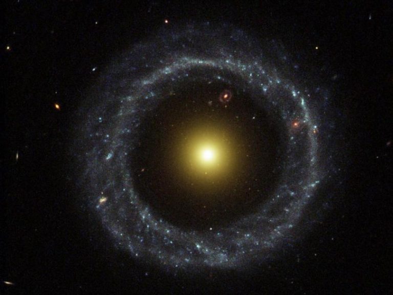 Descubren una nueva y bizarra galaxia 15 Descubren una nueva y bizarra galaxia