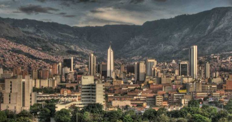 Colombia: declaran alerta roja en Medellín por contaminación del aire 5 Colombia: declaran alerta roja en Medellín por contaminación del aire