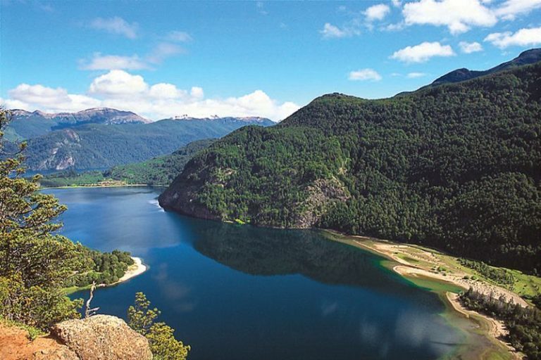 Una expedición comprobó que el magnate Joseph Lewis se apropió de Lago Escondido 14 Una expedición comprobó que el magnate Joseph Lewis se apropió de Lago Escondido