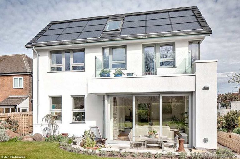 La casa que funciona con la misma energía que usa una bombilla de 40 W 9 La casa que funciona con la misma energía que usa una bombilla de 40 W