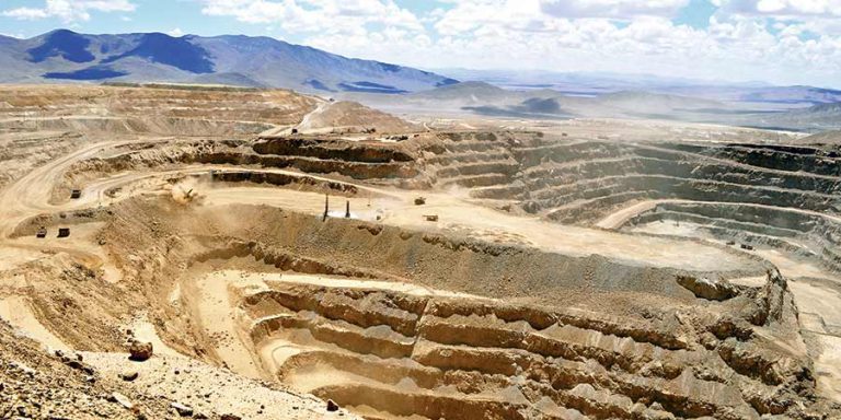 Insólito: las mineras acuerdan con el Gobierno que las escuelas dejen de enseñar que contaminan 6 Insólito: las mineras acuerdan con el Gobierno que las escuelas dejen de enseñar que contaminan