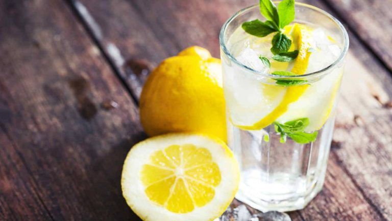 Los asombrosos resultados de beber agua con limón 9 Los asombrosos resultados de beber agua con limón