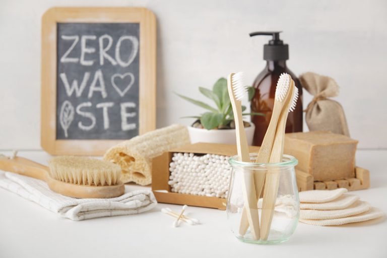 Tu casa más sostenible: menos plásticos en el cuarto de baño