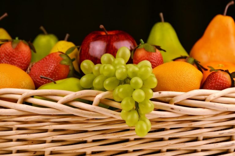 El costo de las frutas y verduras «hermosas», que pagan tu salud y el ambiente