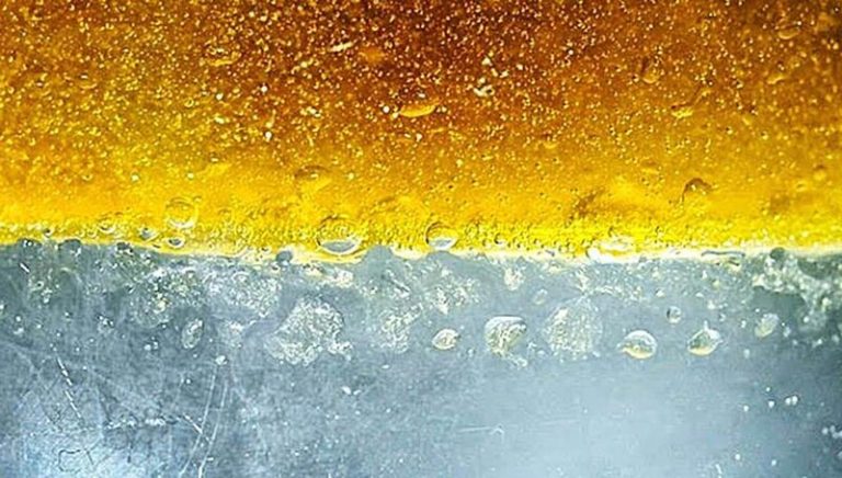¿Qué pasa con el aceite de cocina cuando llega al agua? 8 ¿Qué pasa con el aceite de cocina cuando llega al agua?
