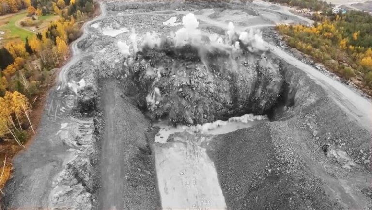 “La megaminería significa la destrucción de la riqueza” 7 “La megaminería significa la destrucción de la riqueza”
