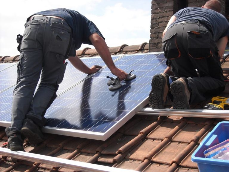 Las energías renovables: una solución para ahorrar en la factura de la electricidad 6 Las energías renovables: una solución para ahorrar en la factura de la electricidad