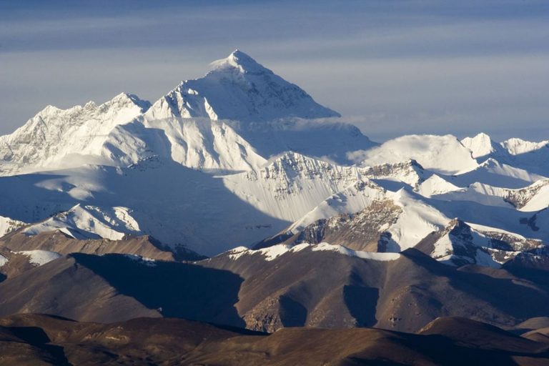 Microplásticos ya han llegado hasta cerca de la cima del monte Everest
