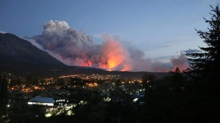 Todo fuego es político. Arde la Patagonia Argentina 8 Todo fuego es político. Arde la Patagonia Argentina