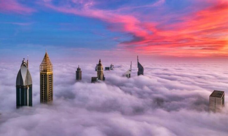 En Emiratos Arabes provocan "lluvias artificiales" para combatir el sofocante calor 7 En Emiratos Arabes provocan «lluvias artificiales» para combatir el sofocante calor