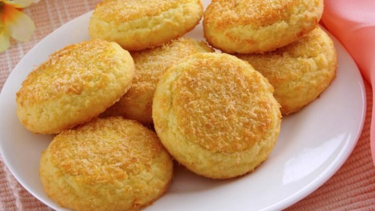 Bizcochos de coco sin harina y con sólo 3 ingredientes 4 Bizcochos de coco sin harina y con sólo 3 ingredientes