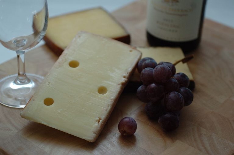 Científicos: "Queso y vino tinto" son buenos para el cerebro 10 Científicos: «Queso y vino tinto» son buenos para el cerebro
