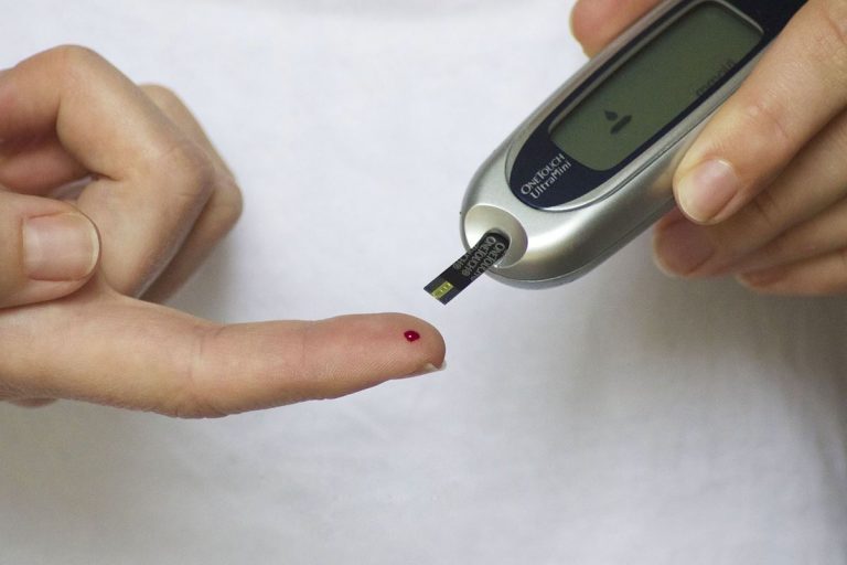 Efectos hormonales que causan la diabetes tipo 1 y 2 8 Efectos hormonales que causan la diabetes tipo 1 y 2